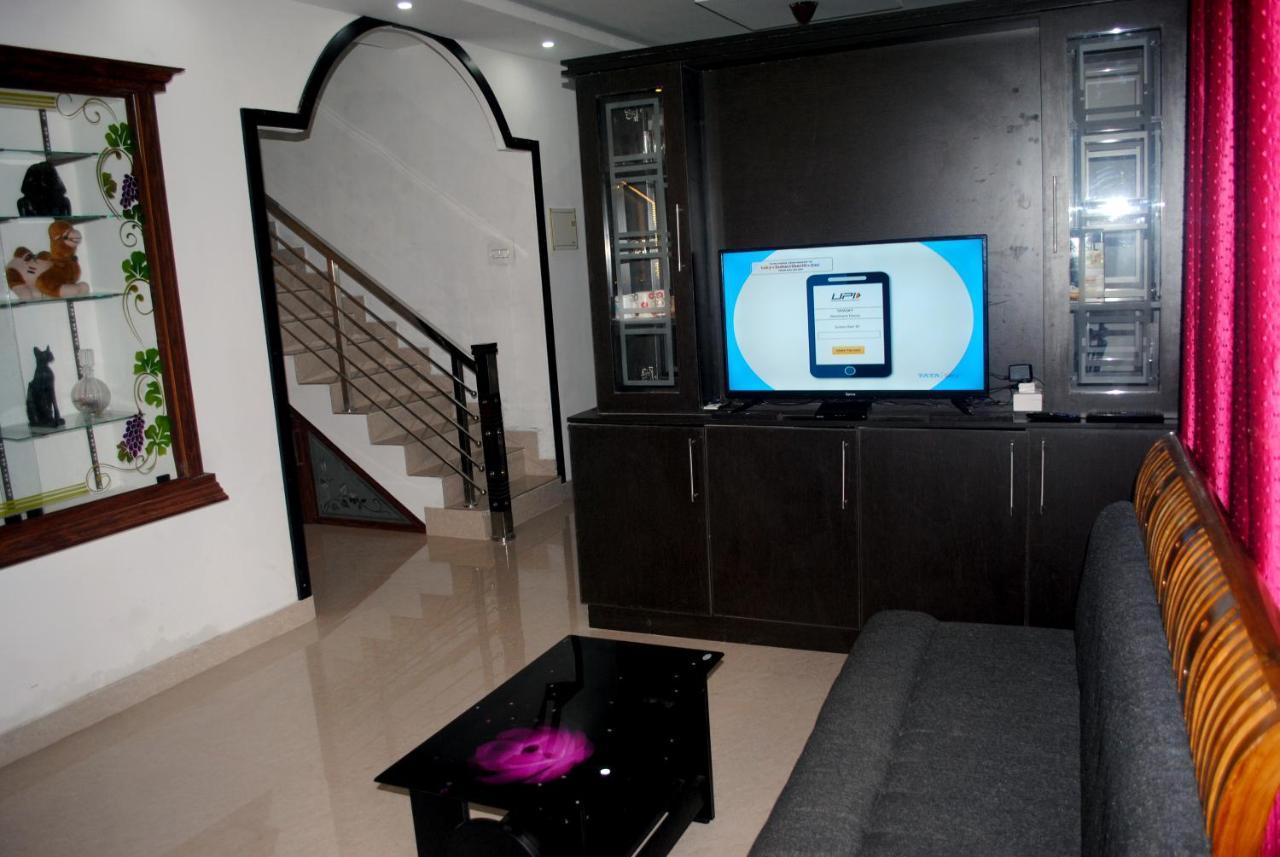 Nice Villa Irimbranallur 外观 照片