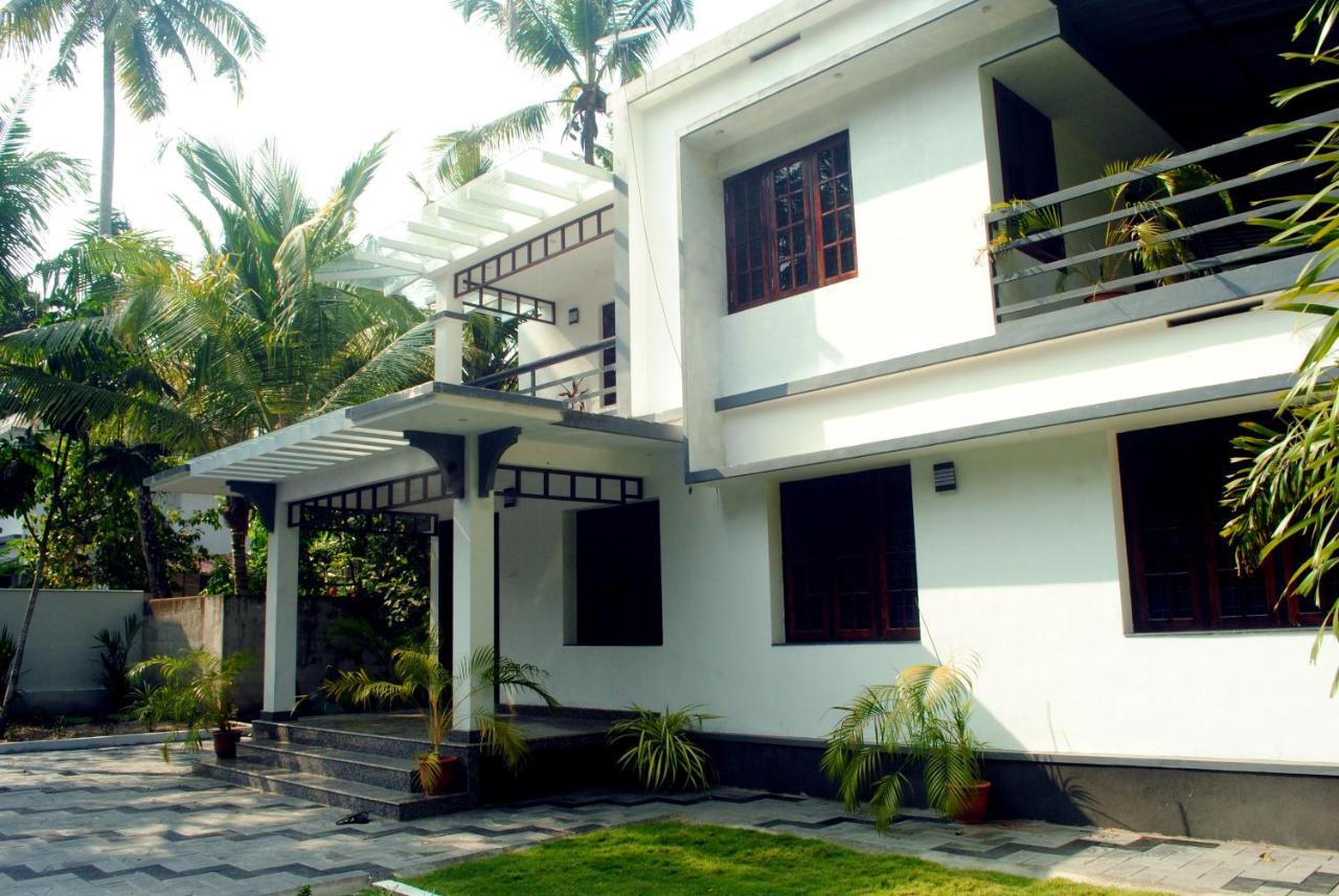 Nice Villa Irimbranallur 外观 照片