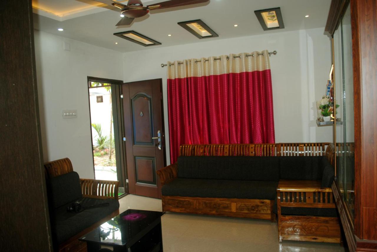 Nice Villa Irimbranallur 外观 照片