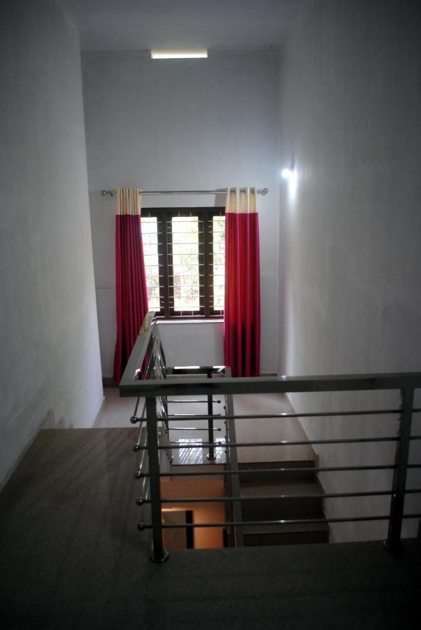 Nice Villa Irimbranallur 外观 照片