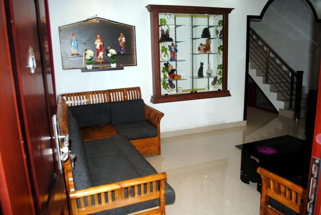 Nice Villa Irimbranallur 外观 照片